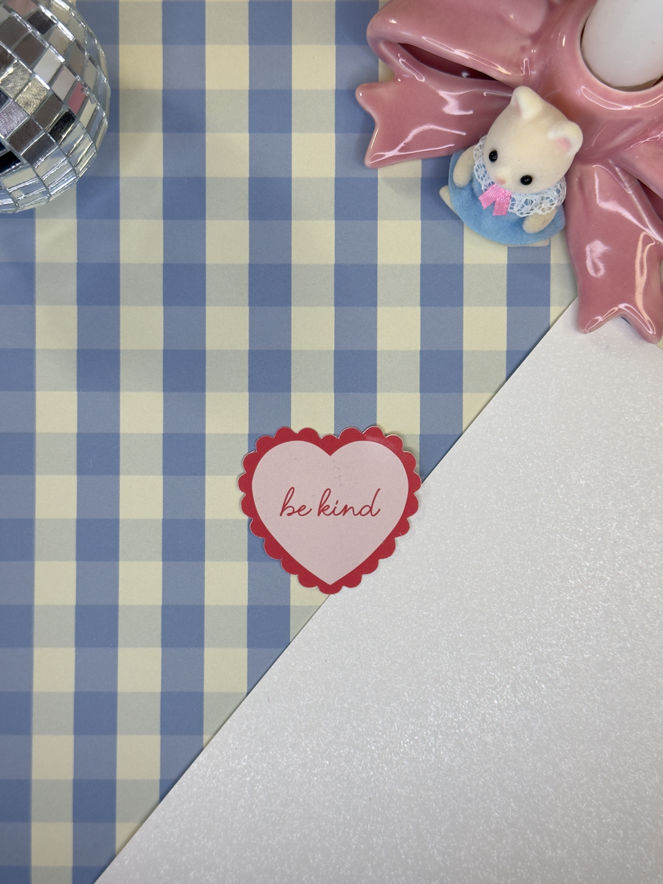 Sticker coeur "be kind"