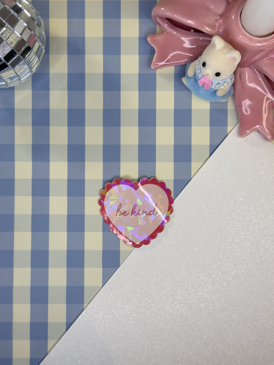 Sticker coeur "be kind"