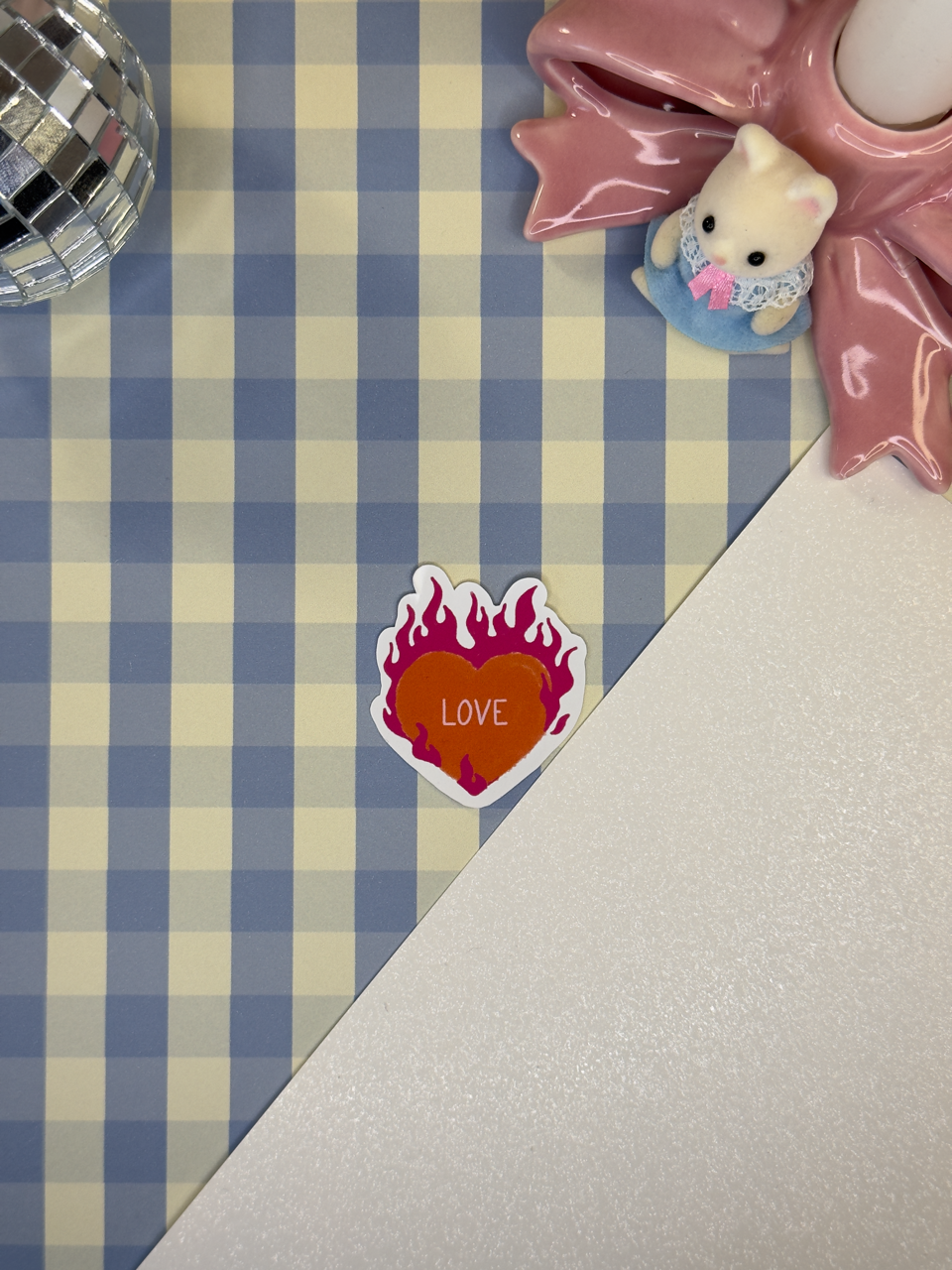 Sticker coeur en feu